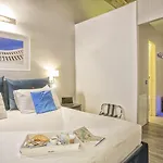 Bed and breakfast History