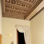 History Nocleg ze śniadaniem 4*