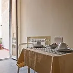 History Nocleg ze śniadaniem
