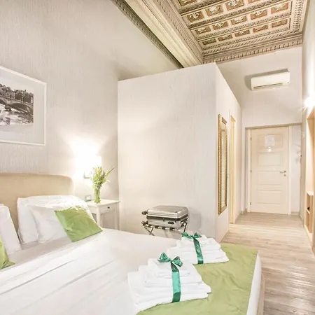 ヒストリー スイート ベッド・アンド・ブレックファスト 4*